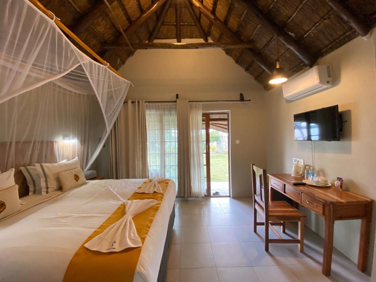 Big 5 Toro Lodge Kasane Exterior foto