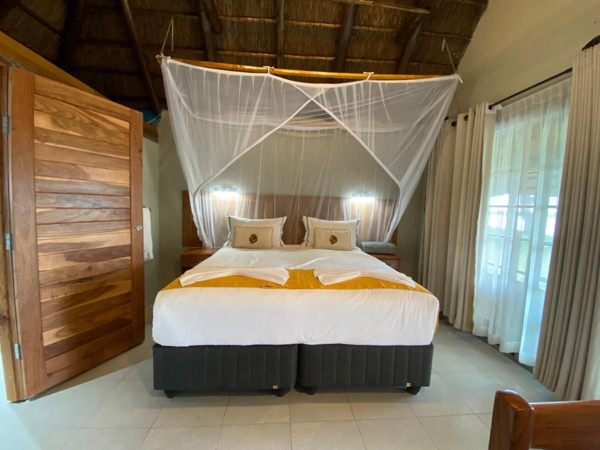 Big 5 Toro Lodge Kasane Exterior foto